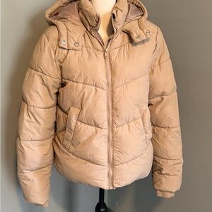 GUC cream champagne color puffer coat by Pieces Sz L. Has hood, fixed.